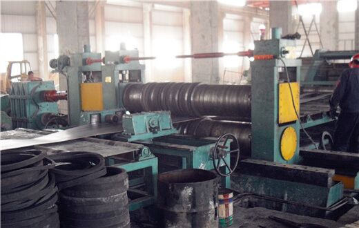 Hot roll uncoiling and slitting line
